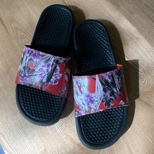 Nike Floral Slippers - 10W